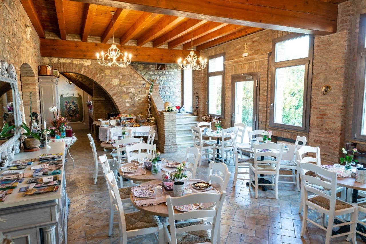 Agriturismo Le Fontanelle Da Valente Montichiari Eksteriør billede