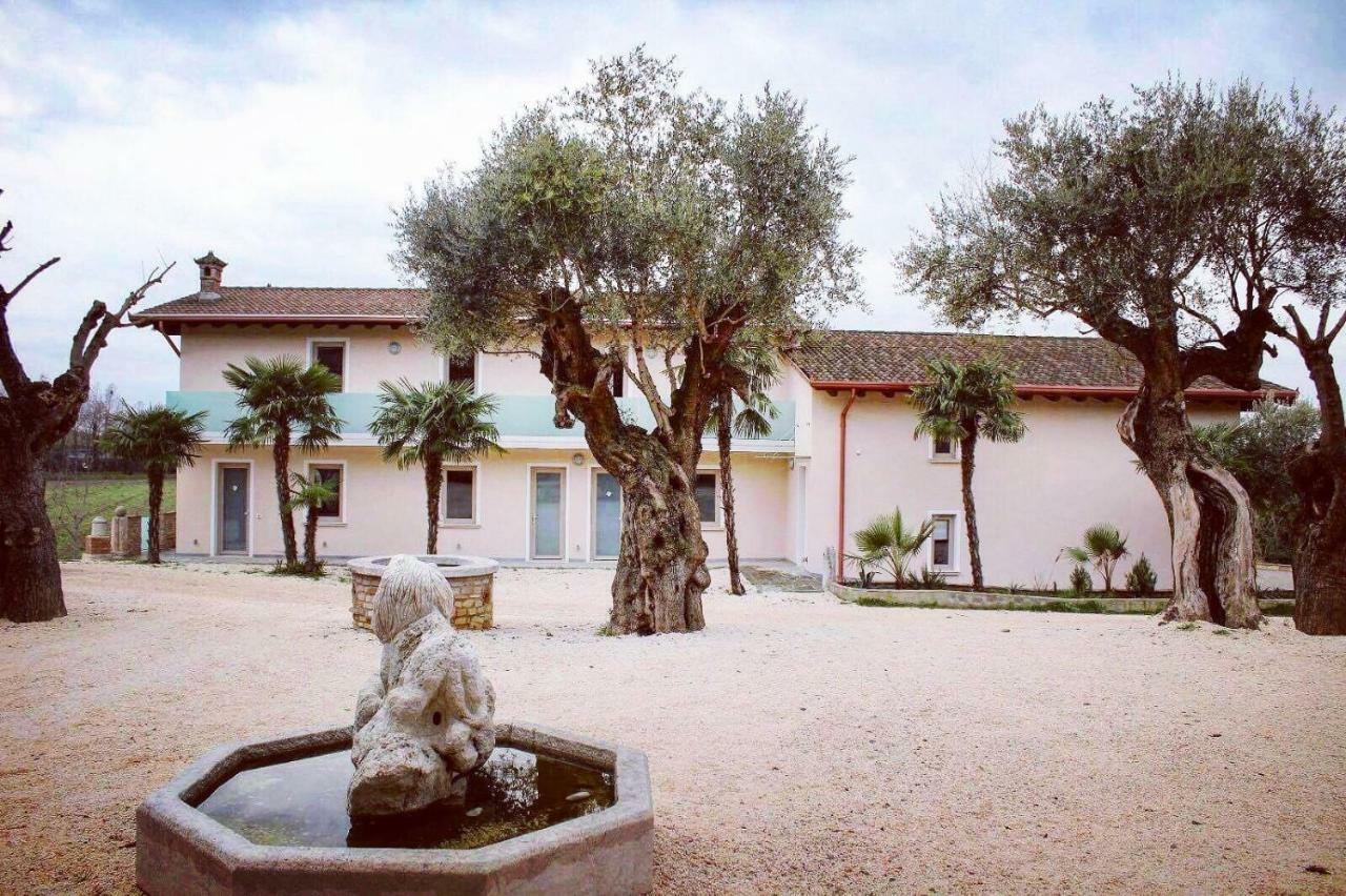 Agriturismo Le Fontanelle Da Valente Montichiari Eksteriør billede